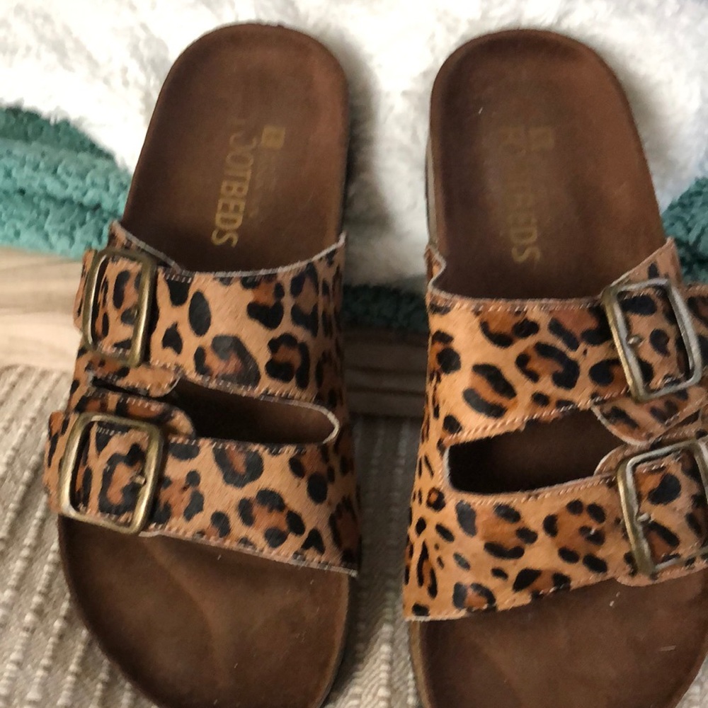 WHITE MOUNTAIN ANIMAL PRINT SANDLES